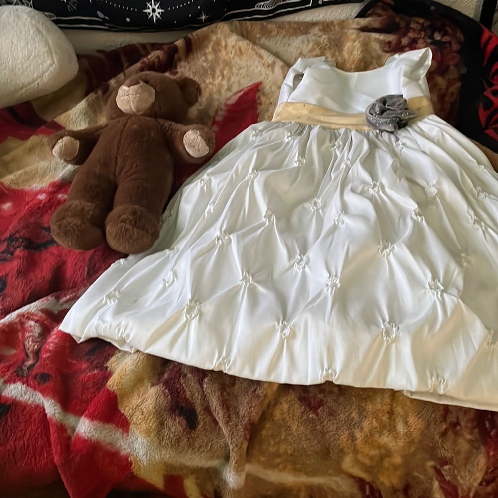 Size 5 children’s Cinderella dress worn once
